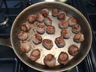 Frying the Kjoftinja (meatballs)