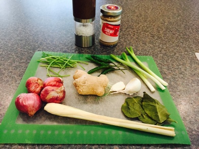 Ingredients for Namphrik gaeng key au wan (Green Curry Paste)